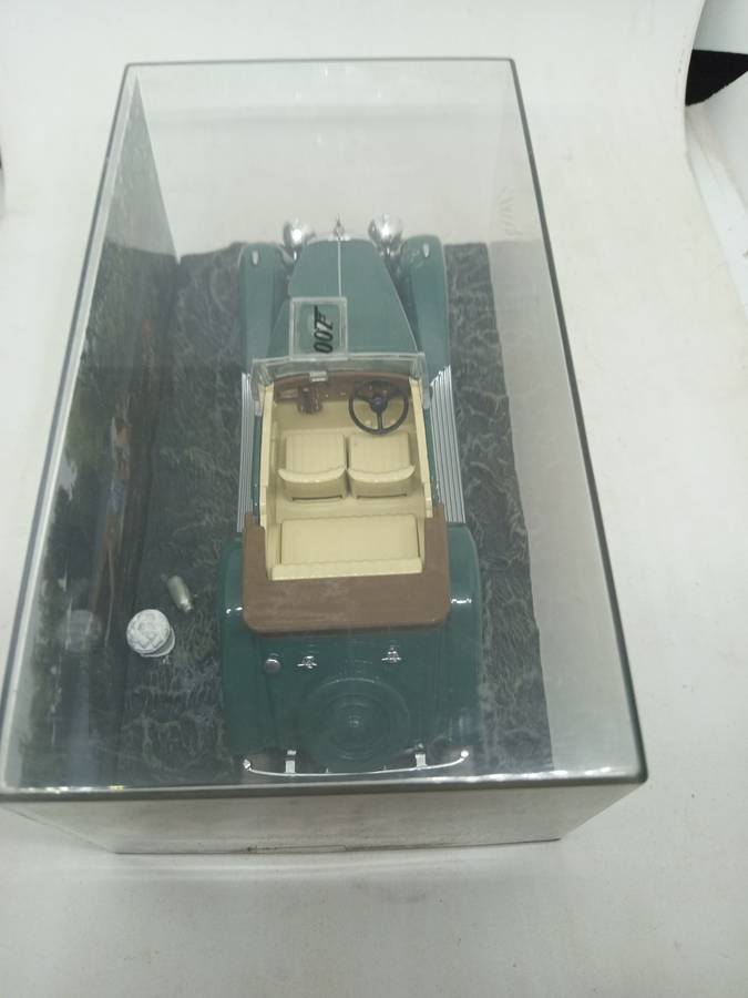 Bentley 4 1/4 Litre - From Russia with love 007 Edition. Sealed with book