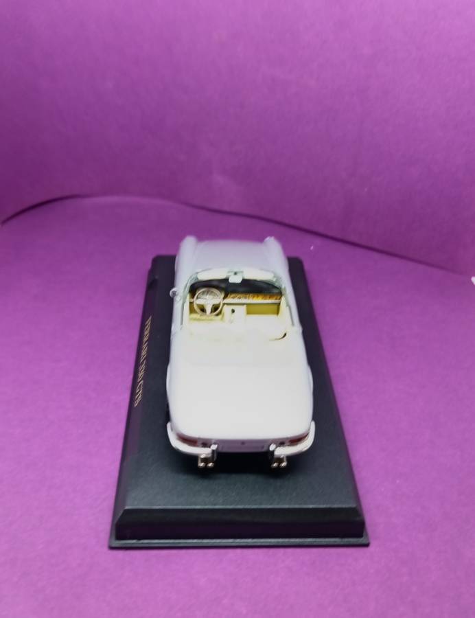 Ferrari Official Product: Ferrari330 GTS -  Die Cast Model 1:43