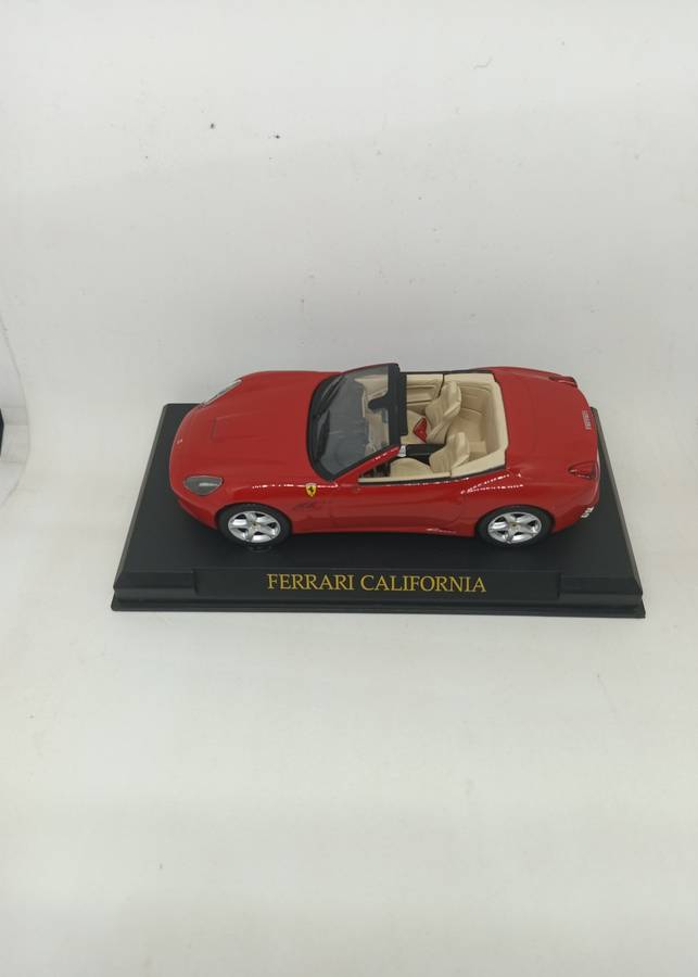 Official Ferrari California - Scale 1/43