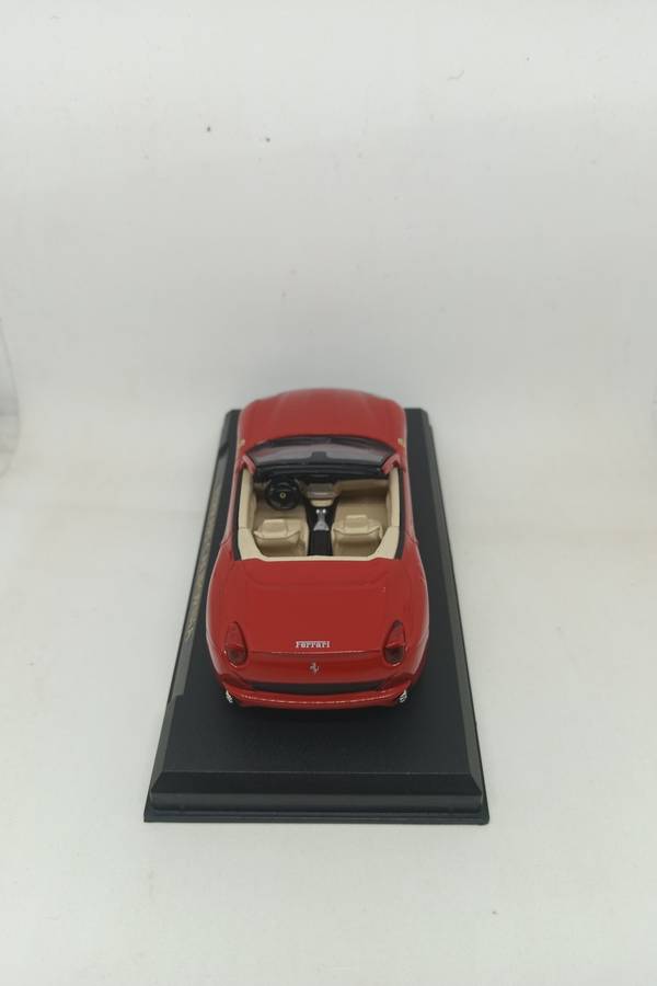 Official Ferrari California - Scale 1/43