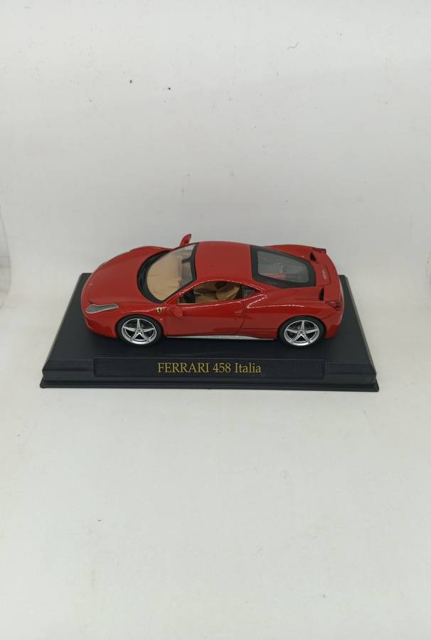 Official Ferrari 458 Italia - Scale 1/43