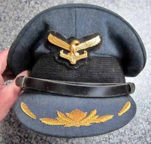 ## South African Air Force Cap & Badge ##