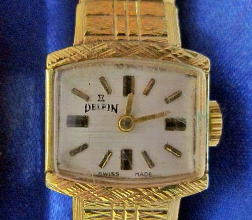 ## Vintage Gold Plated Delfin Ladies Wrist Watch in Delfin Box ** Not Working ##