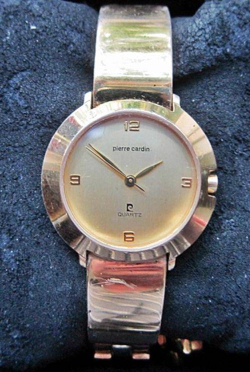 ## Beautiful Pierre Cardin Quartz Lady's Watch ** Needs new battery ##