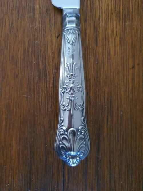 Silver handled kings pattern cake knife