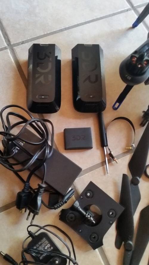 dr3 solo drone almost brand new only flown a few times