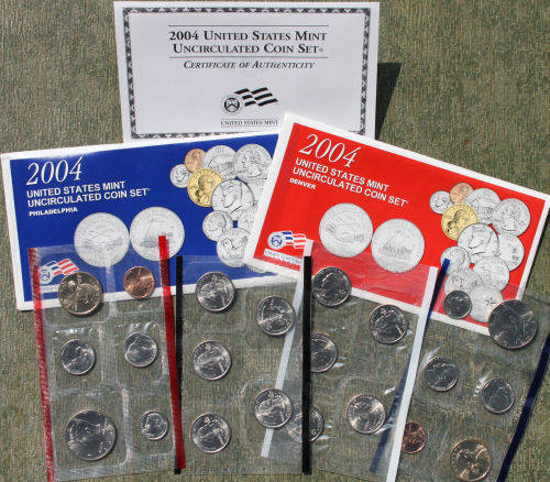 2004 P and D US Mint Uncirculated 22 Coin BU Set with Westward Journey Nickels 5c