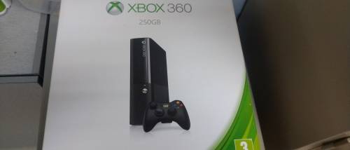 XBOX 360 CONSOLE 4GB