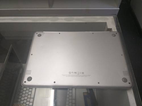 Samsung NP900x3N** Core i5 **8gramNO SSD** NO CHARGER** MOTHERBOARD** ON BUT NO DISPLAY