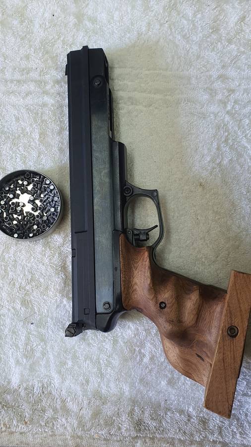 GAMO Compact Air Pistol in 100% working condition, way under R4000 market price !! Great Christmas g
