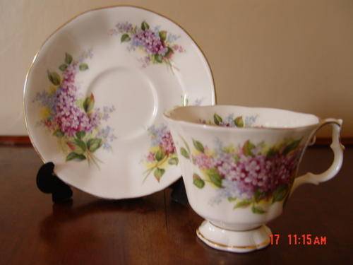 ROYAL ALBERT DUO----LILAC