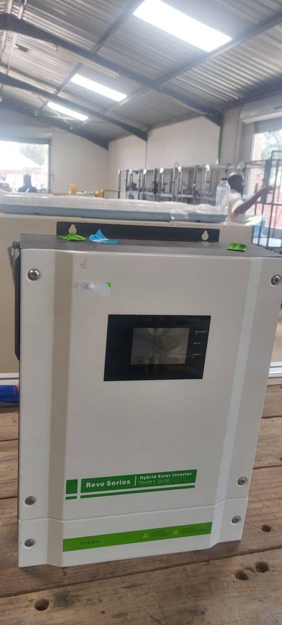Massive REVO 2 ON/ OFF D 5.5KV, 48VDC, 130A HYBRID SOLAR INVERTER