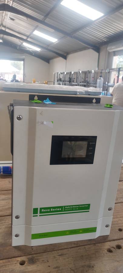 Massive REVO 2 ON/ OFF D 5.5KV, 48VDC, 130A HYBRID SOLAR INVERTER