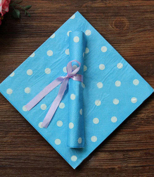 BLUE polka dot serviettes (10)