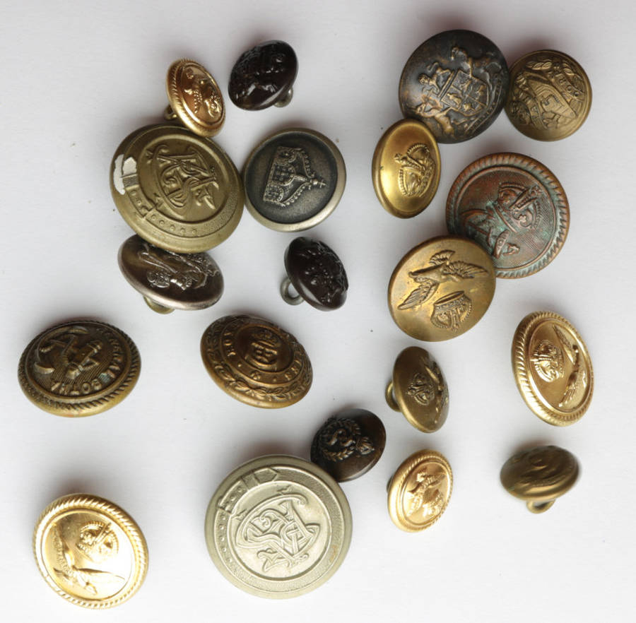 Large variety of buttons  EF