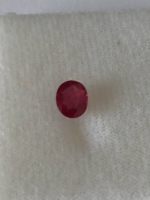 Splendid 0.9 ct oval cut pigeon red Ruby