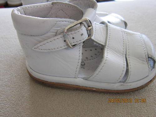 Classy White Portugese Designer Fofito leather sandals in size 1 or euro 17