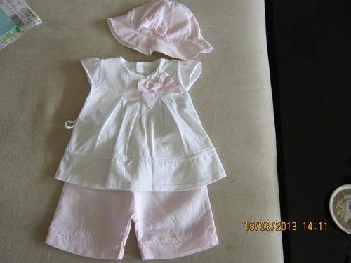 Gorgeous UK Designer Emile et Rose 3 piece outfit. Size 0-3 months