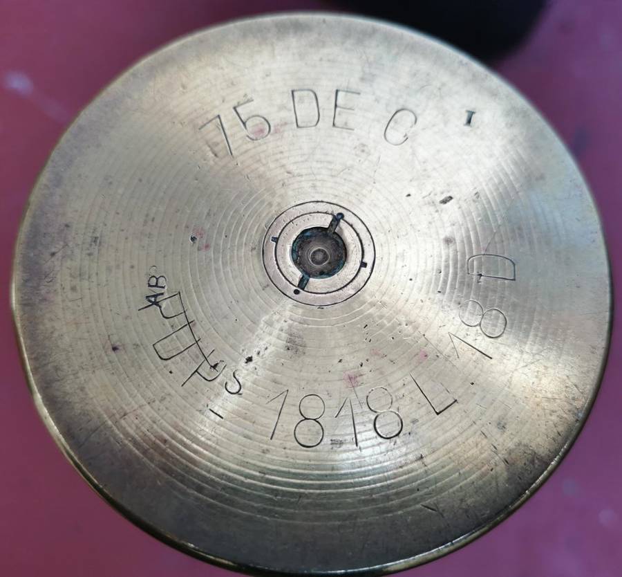 Large brass WW1 1918 French 75mm field gun artillery shell