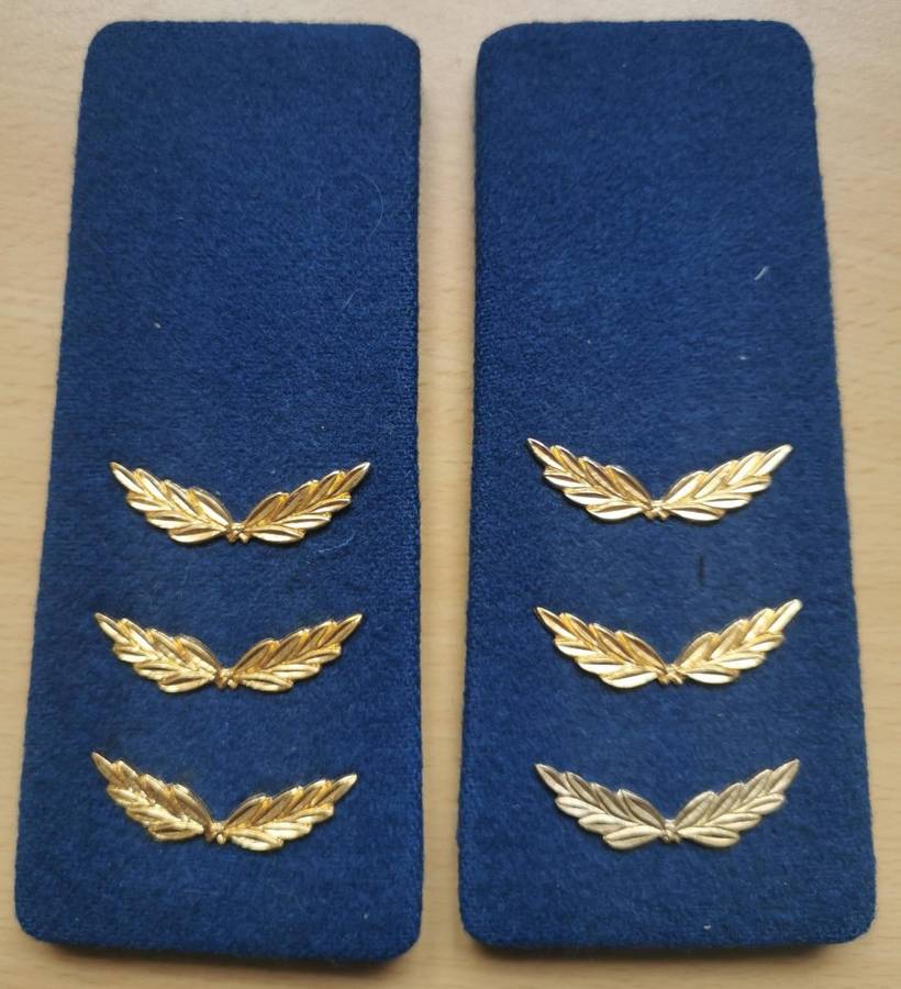 Vintage Traffic Police Chief Provincial Inspector 3 metal wreaths pair of epaulettes