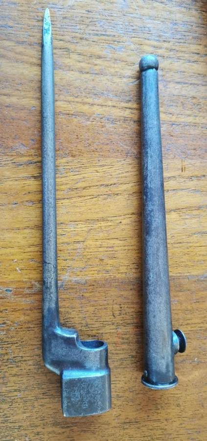 WW2 Lee Enfield No. 4 Mk II spike bayonet with Mk I scabbard
