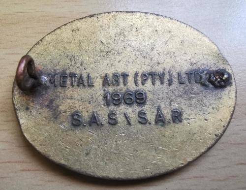 SA Railways 1969 enamelled Steward / Kelner badge - 2761