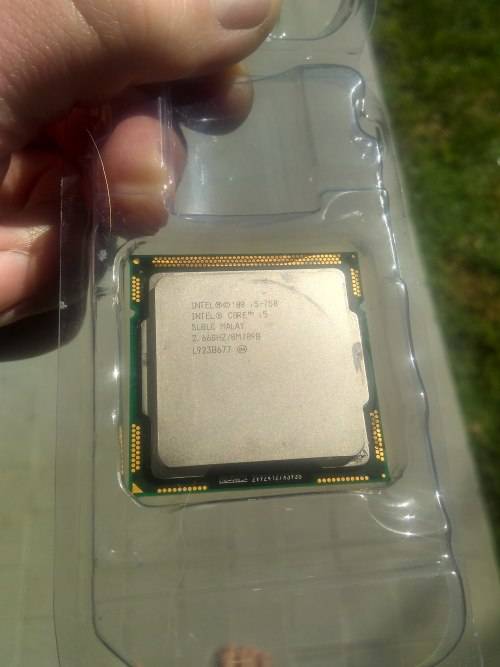 i5 750 Intel CPU with thermal grease (LGA1156)