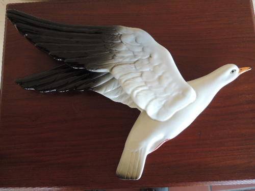 BESWICK FLYING SEAGULL - 922-1 BARGAIN PRICE