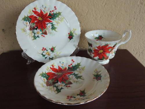 ROYAL ALBERT TRIO - POINSETTIA