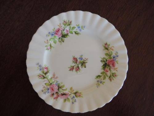 ROYAL ALBERT CAKE PLATE -  " MOSS ROSE "