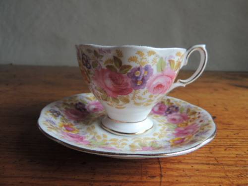 ROYAL ALBERT "SERENA" - JOB LOT