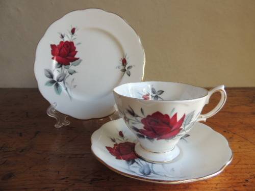 ROYAL ALBERT TEA SET 40 Pieces - "SWEET ROMANCE" (12 Trios plus teapot) SPECTACULAR!!!