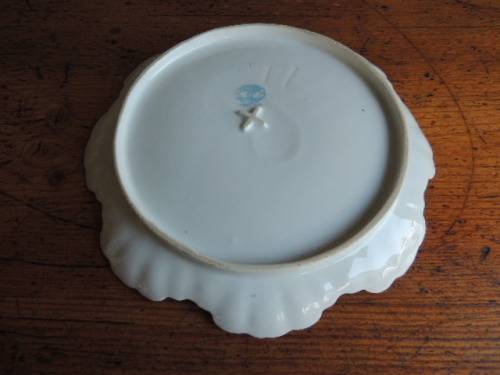 CARLSBAD SCALLOPED PLATE SIGNED "HAUFMANN" - FOR RAMSHORN (VICKY) ONLY
