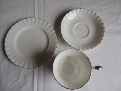 ROYAL ALBERT TRIO - "VAL D'OR"