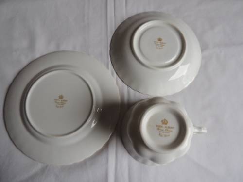 ROYAL ALBERT TRIO - "VAL D'OR"