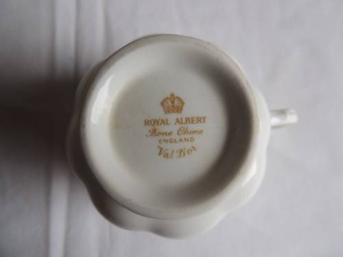 ROYAL ALBERT TRIO - "VAL D'OR"