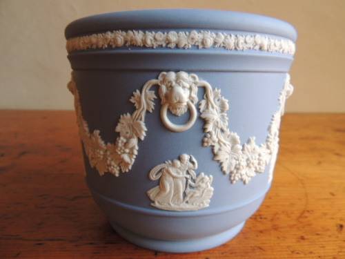 WEDGEWOOD JASPERWARE  JARDINIERE - MAGNIFICENT!