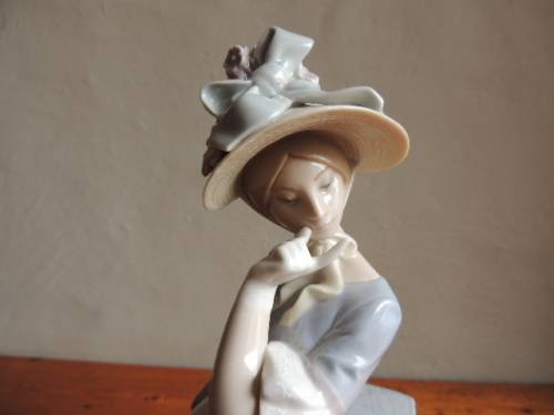 LLADRO FIGURINE - "AESTHETIC POSE", bargain price