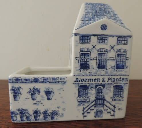 DELFTS REGINA HAND PAINTED HOUSE -"BLOEMEN & PLANTEN"