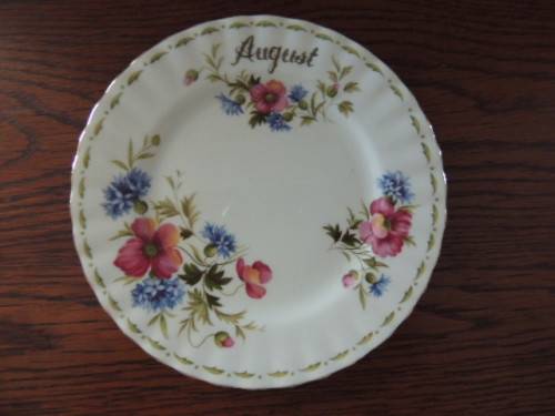 ROYAL ALBERT FLOWER OF THE MONTH TRIO - AUGUST (Poppy)
