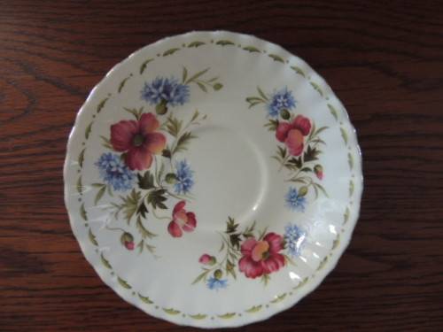 ROYAL ALBERT FLOWER OF THE MONTH TRIO - AUGUST (Poppy)