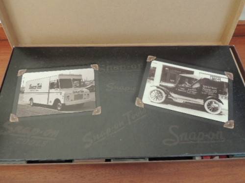 MONOPOLY SET - SNAP ON