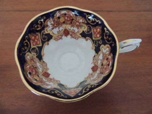 ROYAL ALBERT TEA SET 21 PIECES - "HEIRLOOM"