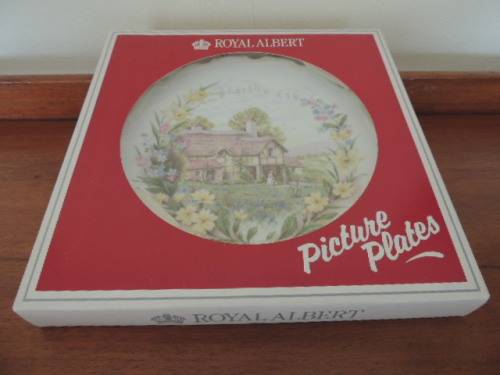 ROYAL ALBERT PLATE FROM THE COTTAGE GARDEN YEAR SERIES - "SPRING"