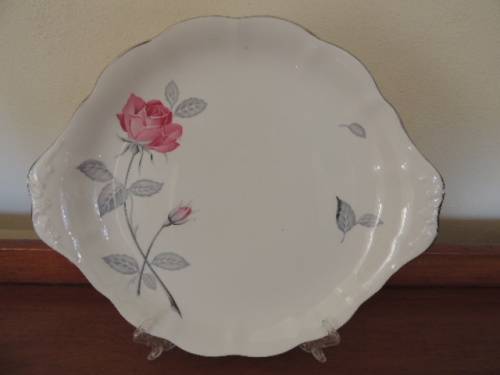 ROYAL ALBERT TEA SET - "TRENT ROSE" - 20 Pieces
