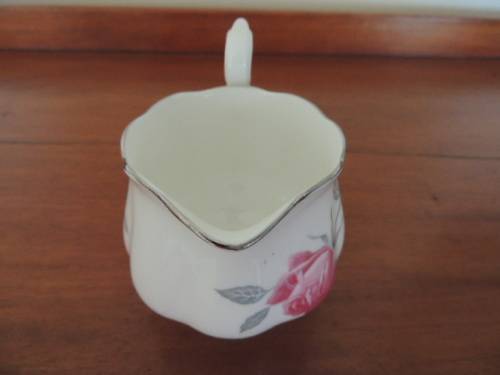 ROYAL ALBERT TEA SET - "TRENT ROSE" - 20 Pieces