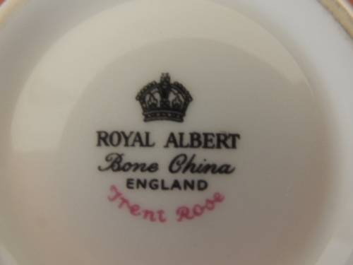 ROYAL ALBERT TEA SET - "TRENT ROSE" - 20 Pieces
