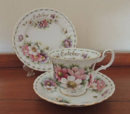 ROYAL ALBERT FLOWER OF THE MONTH SERIES TRIO - OCTOBER (COSMOS)