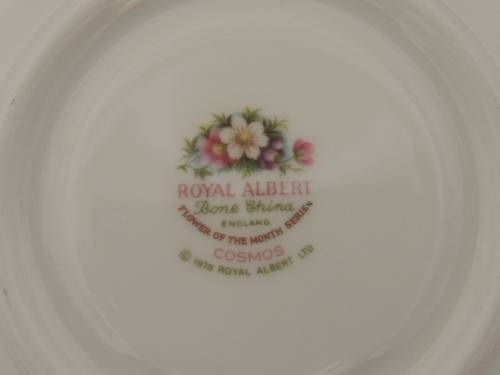 ROYAL ALBERT FLOWER OF THE MONTH SERIES TRIO - OCTOBER (COSMOS)