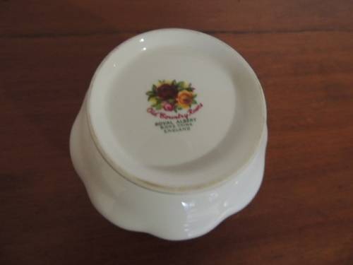 ROYAL ALBERT LIDDED MARMALADE JAR - "OLD COUNTRY ROSES"
